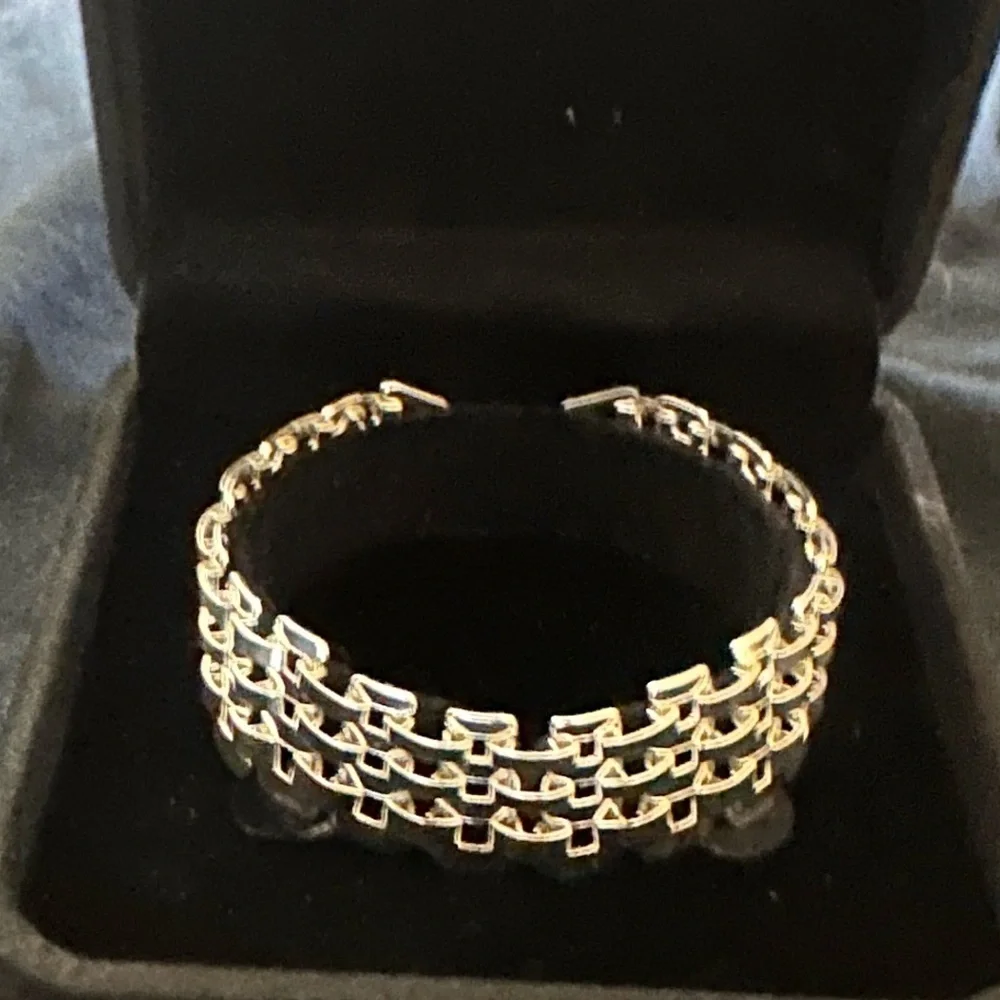 Stunning Wide 20mm Thick sterling filled Gate link bracelet